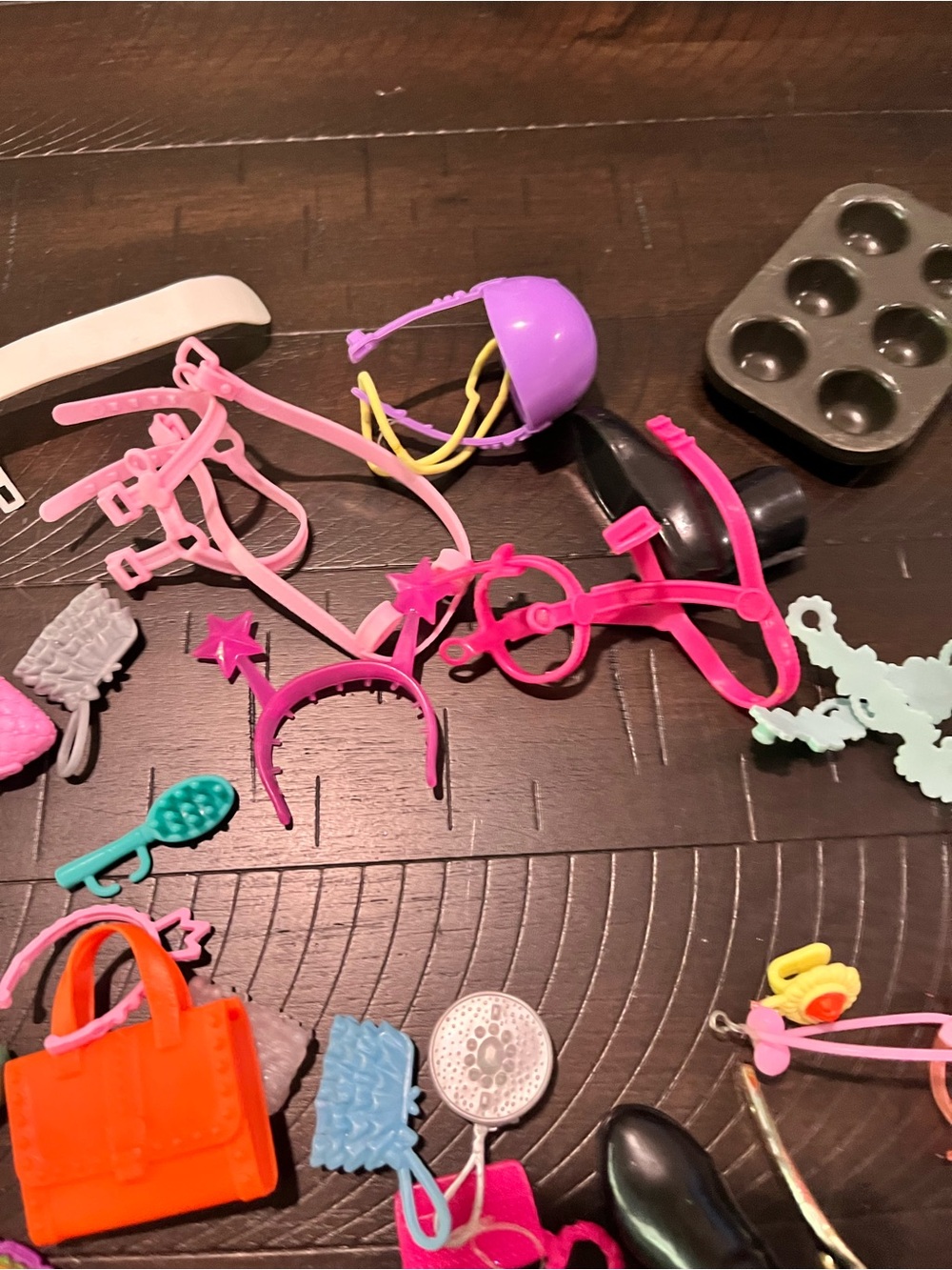 Assorted Barbie Doll Accessories lot Pet Doctor purses helmets skis more - Picture 9 of 9